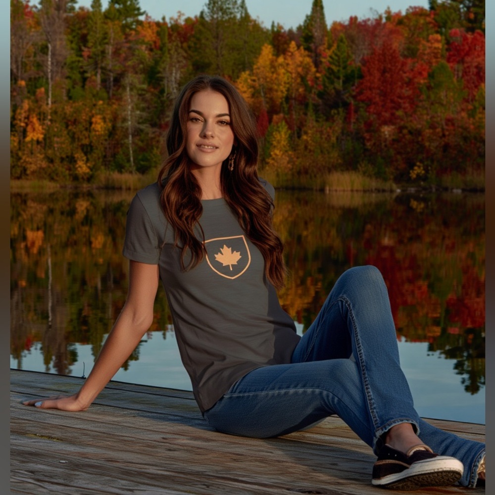 🍁RED CANOE Canadian Shield T-Shirt/Tee